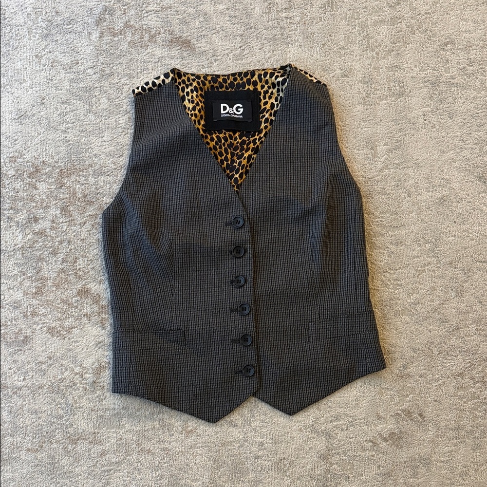 D&G Charcoal Vest with Leopard Lining